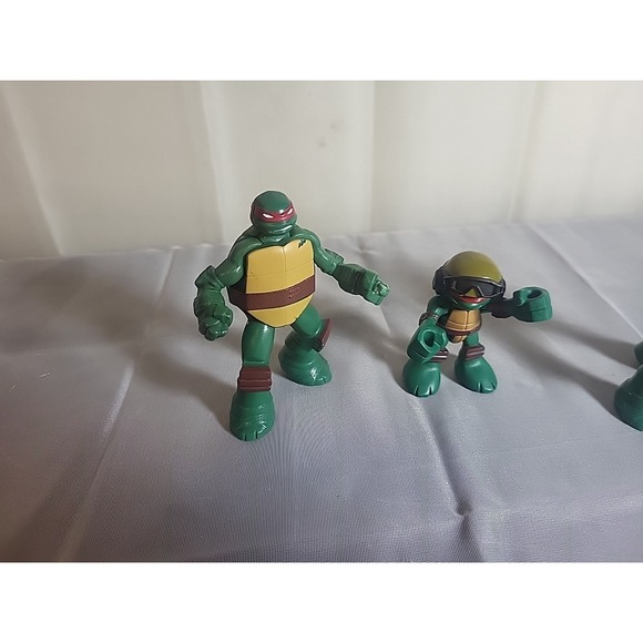 The Unbranded Brand Other - 3‎ Raphael Action Figures